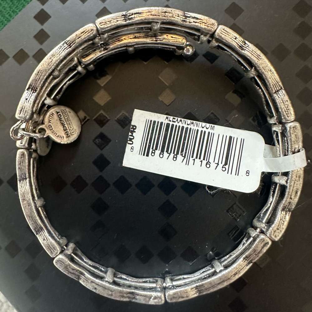 NWT Alex and Ani Freedom wrap in silver